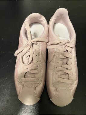 Nike Women's Light Pink Low-Top Sneakers